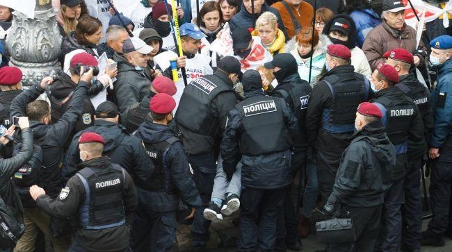ФОПи знову протестують у Києві. Сталася сутичка з поліцією