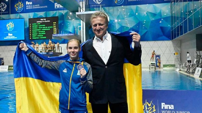 16-річна українка здобула “золото” на юніорському чемпіонаті світу зі стрибків у воду