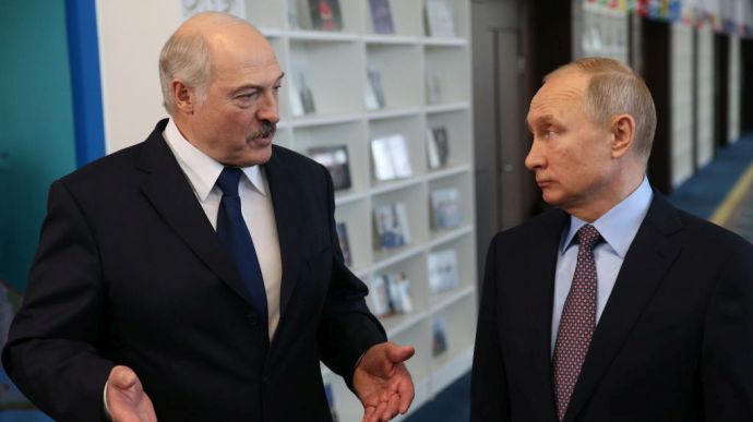 Лукашенко випрошує в Путіна звання полковника: “Пообіцяв – роби”