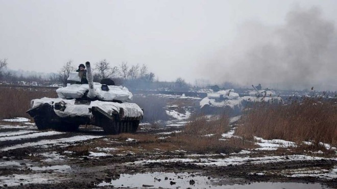 Між Авдіївкою і Опитним, де розташовані українські позиції, лунають потужні вибухи, – ЗМІ