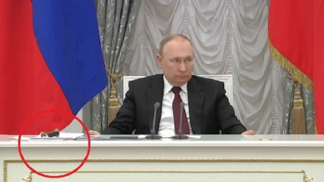 Годинник Шойгу показує 12:47: Кремль знову “спалився” на фейку про засідання Ради безпеки РФ