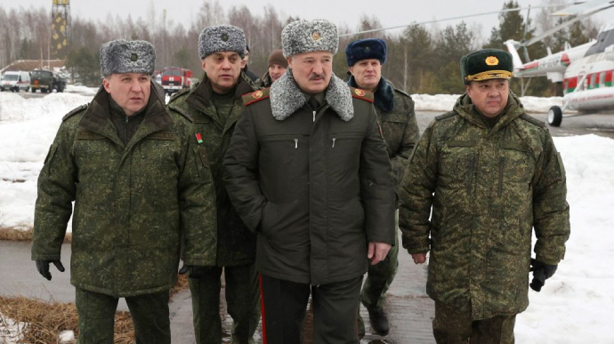 Білоруси будуть здаватися в полон, або порушувати наказ – білорус про можливий наступ на Україну