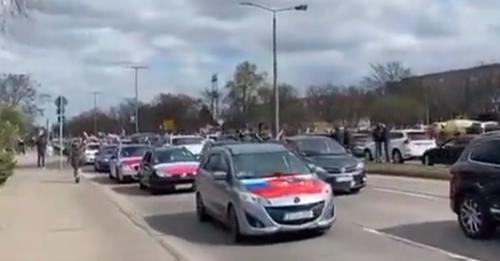 У Берліні автопробігом підтримали війну Росії і масові вбивства в Україні
