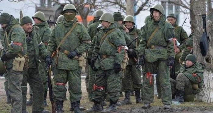 Через масову загибель чоловіків: дружини мобілізованих на Донбасі хочуть бунтувати проти “влади”