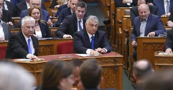 Уряд Угорщини оголосив надзвичайний стан через війну в Україні