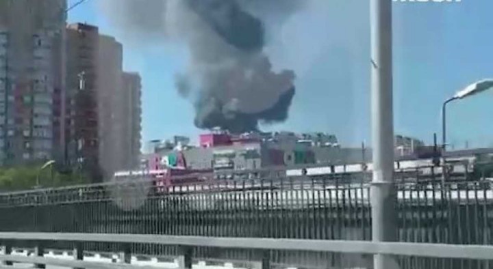У Москві спалахнула масштабна пожежа і чутно вибухи: епічне відео