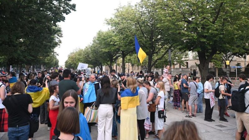 У Берліні заборонили розмовляти українською на мітингу проти російського удару по “Охматдит”