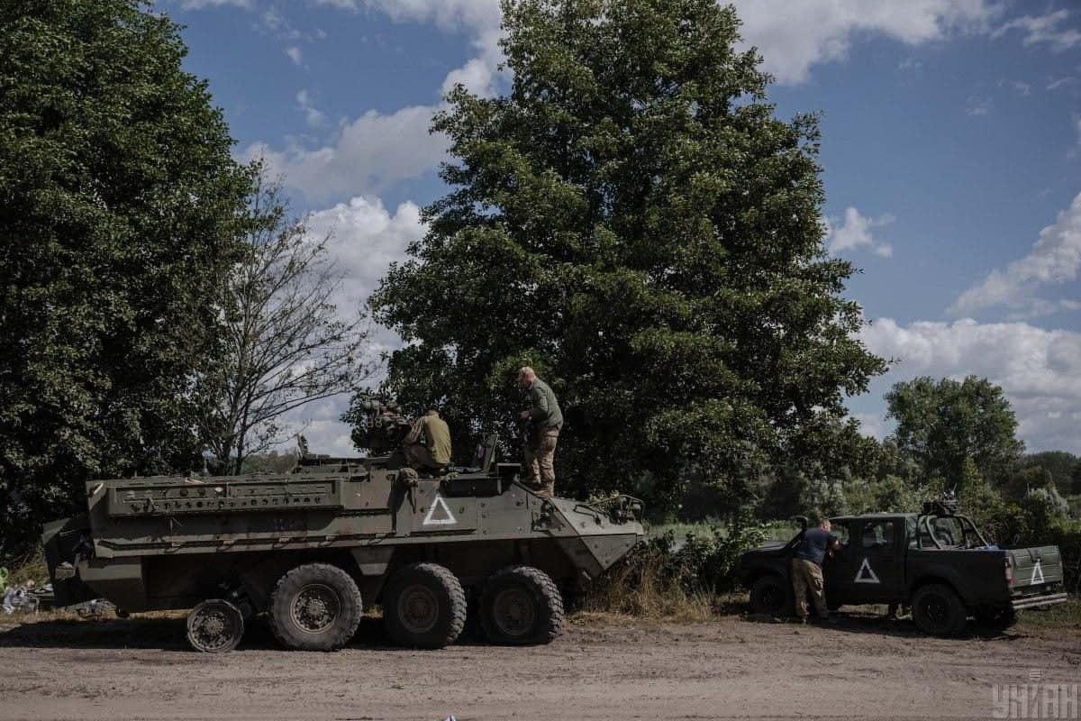 Тисячі військових і аномально багато техніки: The Guardian розкрив деталі операції в Курську