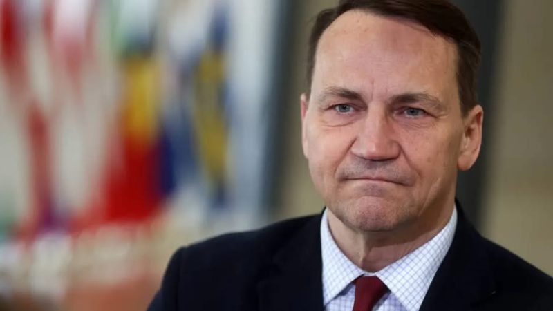 Польща заявила про закриття генконсульства Росії у Кракові: Сікорський назвав причину