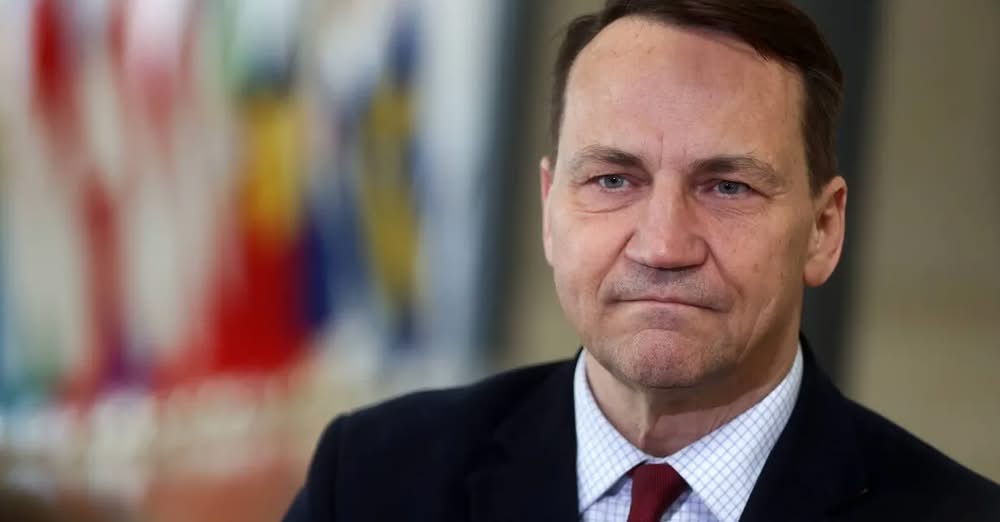 Польща заявила про закриття генконсульства Росії у Кракові: Сікорський назвав причину