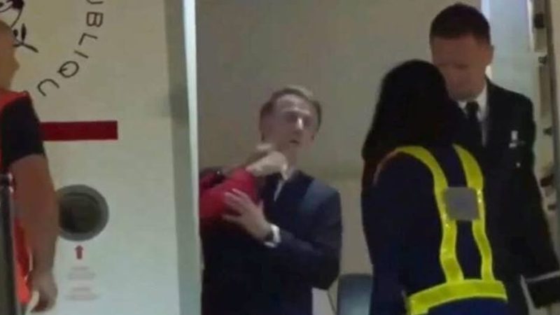 Макрон отримав “ляпаса” від дружини: Єлисейський палац відреагував (відео)