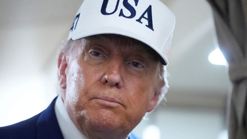 Українці ставляться до Трампа майже, як до росіян — опитування
