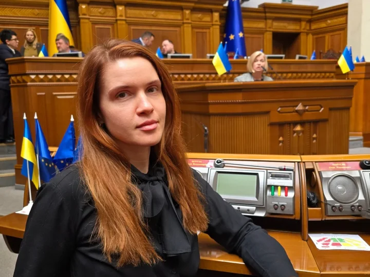 Депутатка Безугла назвала «кармою» загибель від обстрілу чоловіка, який у 30 років навчався у виші