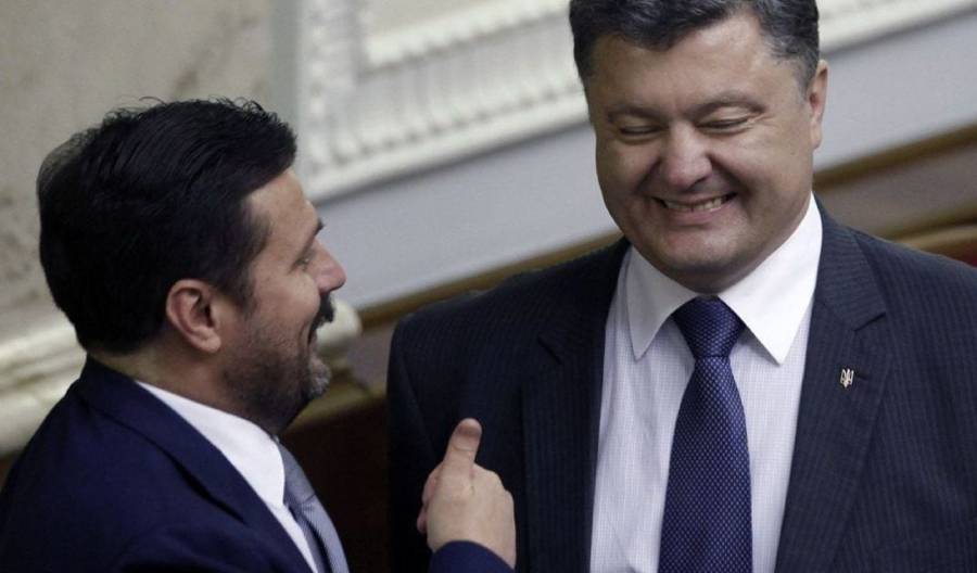 Порошенко піариться на бюджетній дорозі, розбитій фурами його заводу