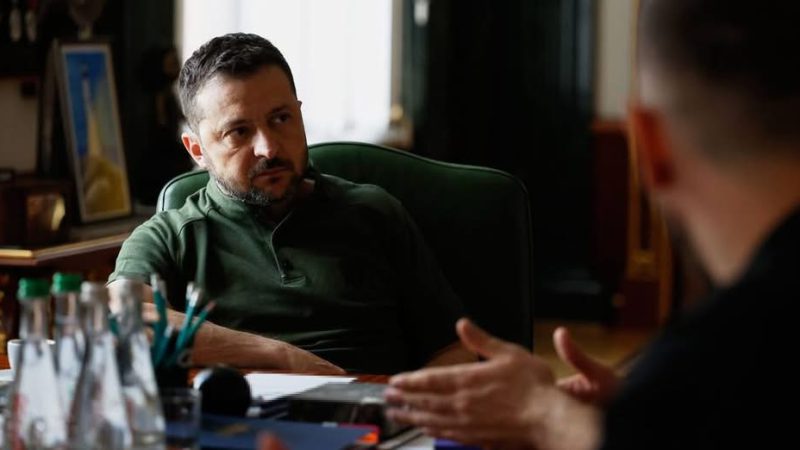 На хабарях викрили одного з нардепів та військовослужбовців Нацгвардії, – Зеленський