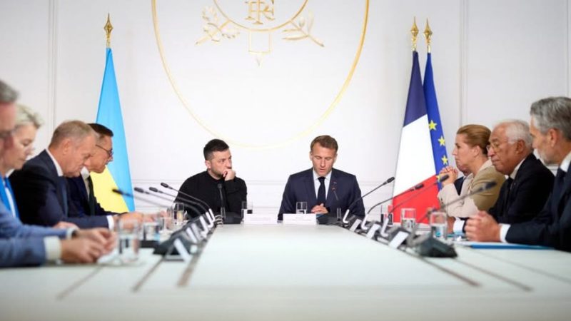 26 країн готові надіслати війська до України: деталі від Макрона