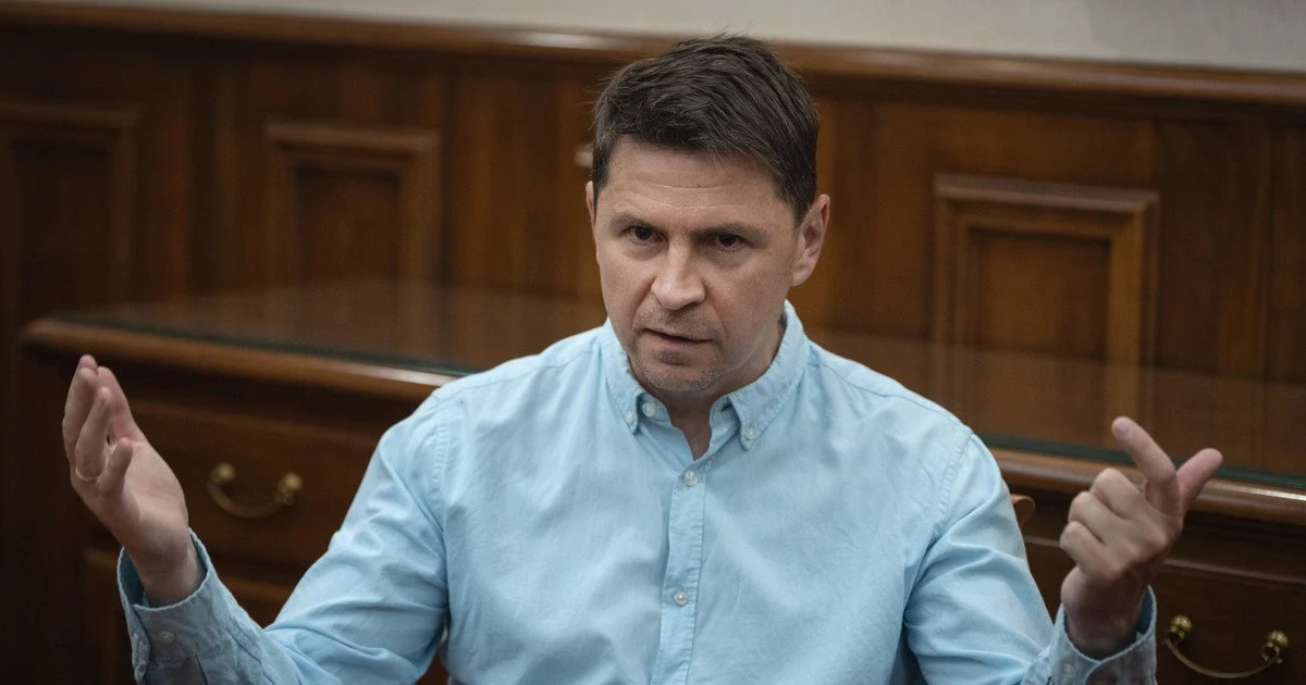 Як повернути українців з-закордону: Подоляк назвав ключові умови