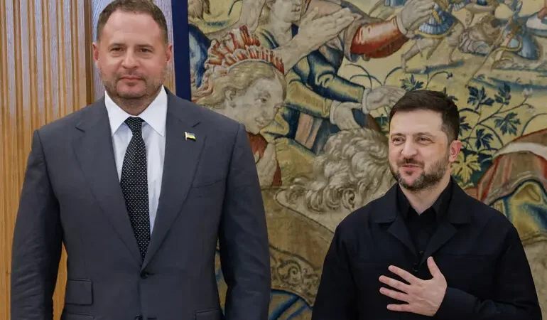 Єрмак ходив в ОПУ після відставки – а вечорами відвідує Зеленського у Конча-Заспі