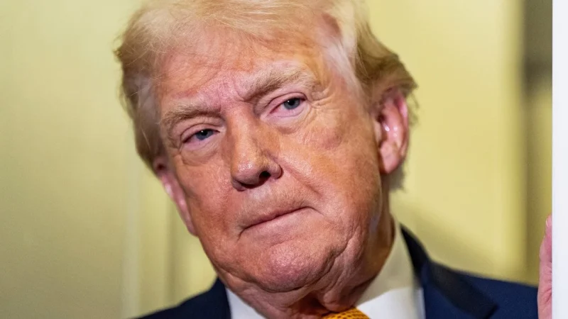 “Ми зараз заробляємо на війні”: Трамп відповів, чи переозброїть Україну, якщо Путін відмовиться від мирної угоди