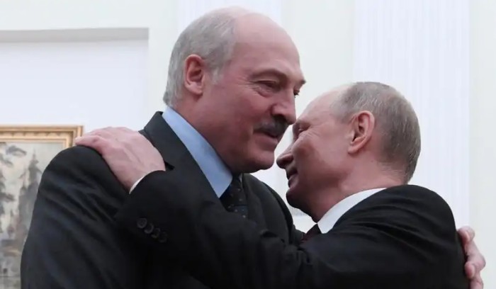 Лукашенко заявив, що Білорусь “бере участь” у війні проти України, але “нікого не вбиває”