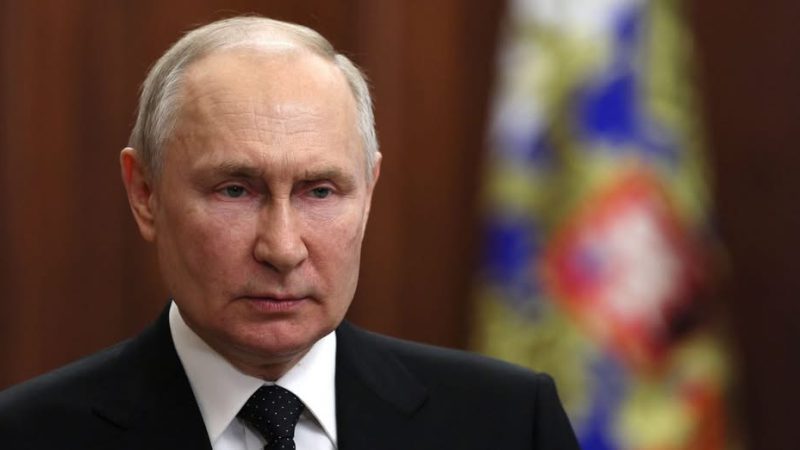 Російські еліти почали тиснути на Путіна, вимагаючи поступок щодо України, – WP