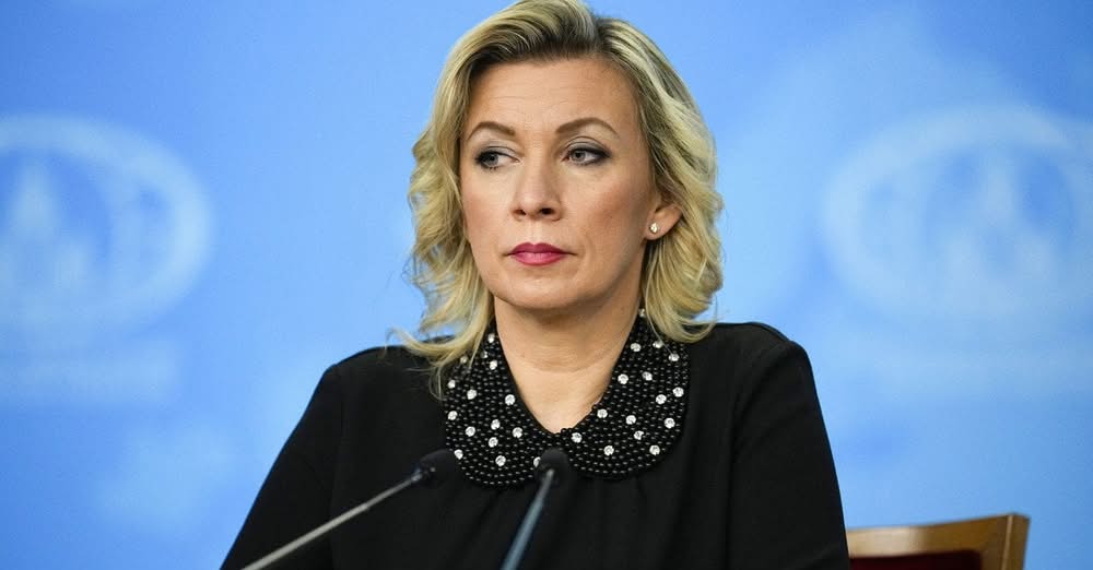 Урядовий російський літак “засвітився” у США: Захарова назвала причину
