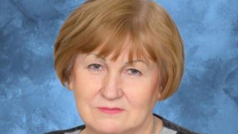 Учительницу из Подмосковья, которая рассказала на уроке о преступлениях российских военных в Буче, заочно приговорили к семи годам