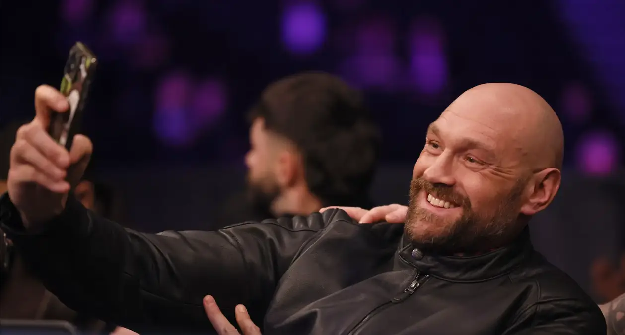 Олександр Усик: «Фʼюрі підтримує хлопця, який допомагає вбивати українців — Кремльова»