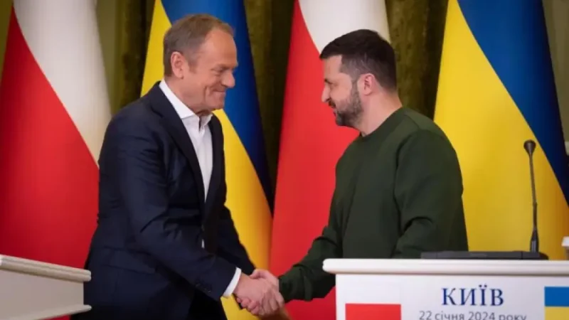 Ніхто не повинен тиснути на Зеленського щодо територій, – Туск