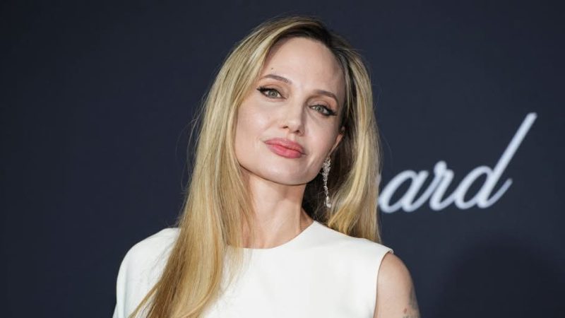 Анджеліна Джолі поділилася зворушливим постом про візит до України