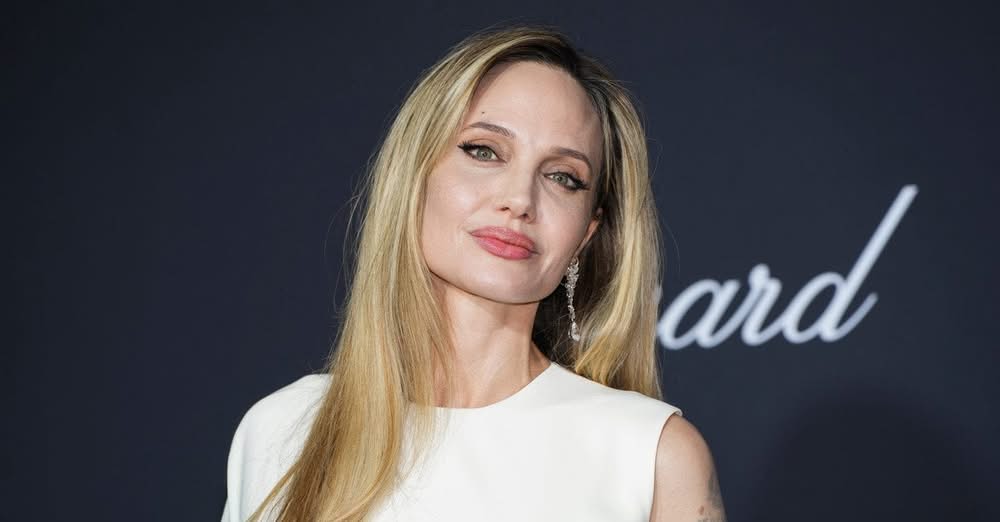 Анджеліна Джолі поділилася зворушливим постом про візит до України