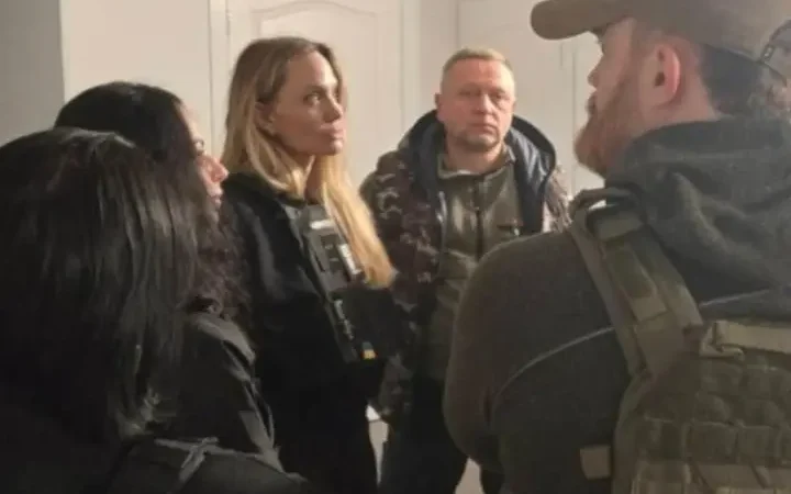 “Викликають глибоку повагу”, – Анджеліну Джолі вразила незламність українців, які попри обстріли продовжують жити у Херсоні та Миколаєві