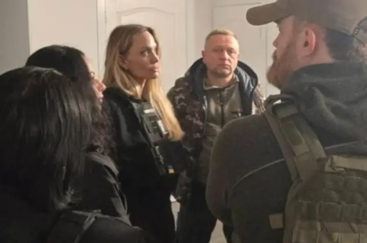 “Викликають глибоку повагу”, – Анджеліну Джолі вразила незламність українців, які попри обстріли продовжують жити у Херсоні та Миколаєві