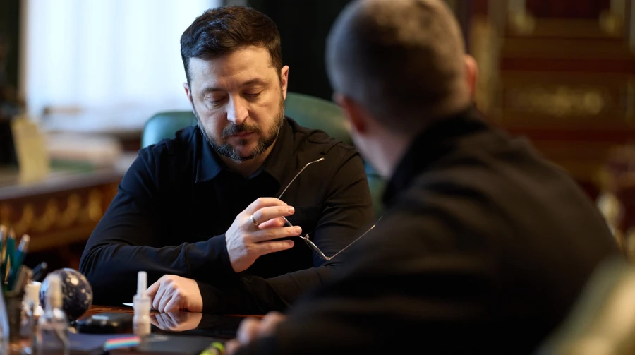 Закриття неба, питання бусифікації, контракти в армії: Зеленський поставив Федорову три ключові завдання